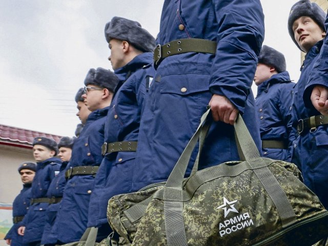 Russische Soldaten bereit zur Abreise