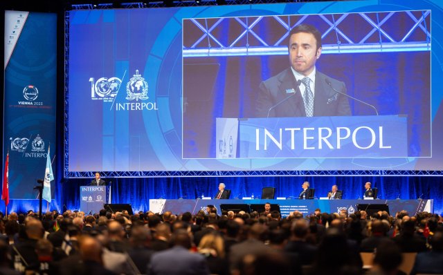 Zwei Briten erheben schwere Vorwürfe gegen Interpol-Präsident Ah...