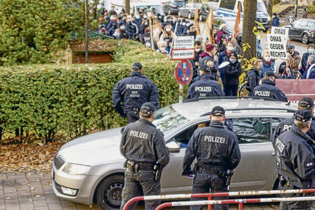 Beim AfD-Parteitag in Hamburg war der Verurteilte vorsätzlich in eine Gruppe von Gegendemonstrant*innen gefahren.