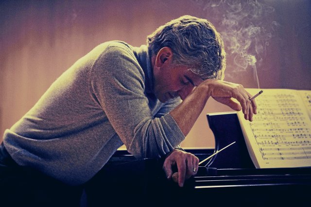 Als das Rauchen noch geholfen hat: »Maestro« auf Netflix