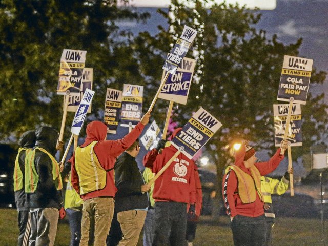 In den südlichen US-Bundesstaaten gibt es noch viel zu erkämpfen: Streikkundgebung vor dem Ford-Werk in Louisville, Kentucky