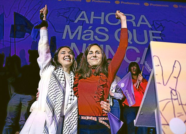 Podemos-Spitzenpolitikerinnen wie Irene Monteros und Ione Belarra (r.) haben am Gesetzespaket der Regierung Sánchez einiges auszusetzen.