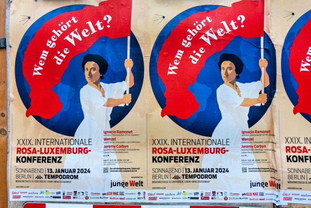Plakate zur Rosa-Luxemburg-Konferenz 2024 in Berlin