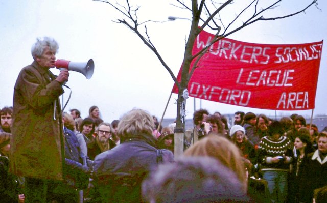 Engagierter Historiker: Edward P. Thompson spricht 1980 auf einer Demonstration gegen nukleare Aufrüstung in Oxford.