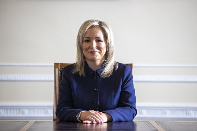 Michelle O'Neill hat es auf den Stuhl der Ersten Ministerin von Nordirland geschafft.