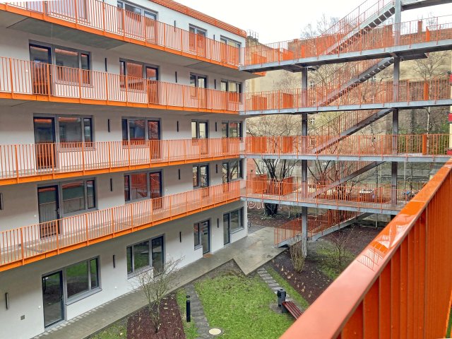 Geflüchtete, ehemals Wohnungslose und Studierende wohnen im Campus Ohlauer.