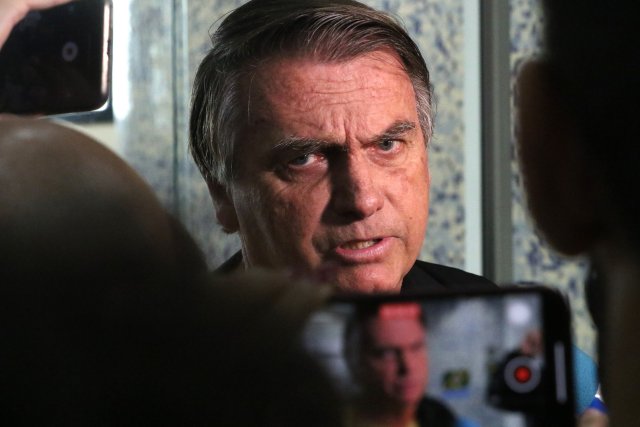 Weil er die Demokratie untergraben wollte, ist hinter Brasiliens Ex-Staatschef Jair Bolsonaro die Justiz her.