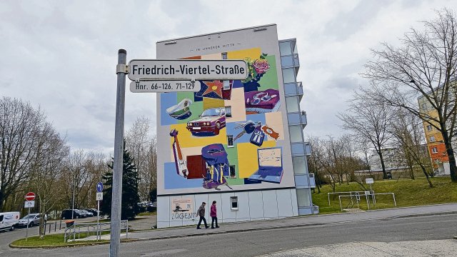 Eine Gedenkwand für die Opfer der NSU-Morde in Chemnitz, die kürzlich von Unbekannten beschmiert wurde