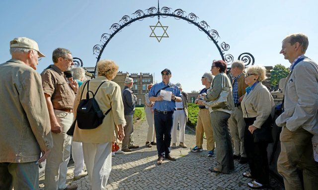 Exkursion der GCJZ zum jüdischen Friedhof in Brandenburg/Havel