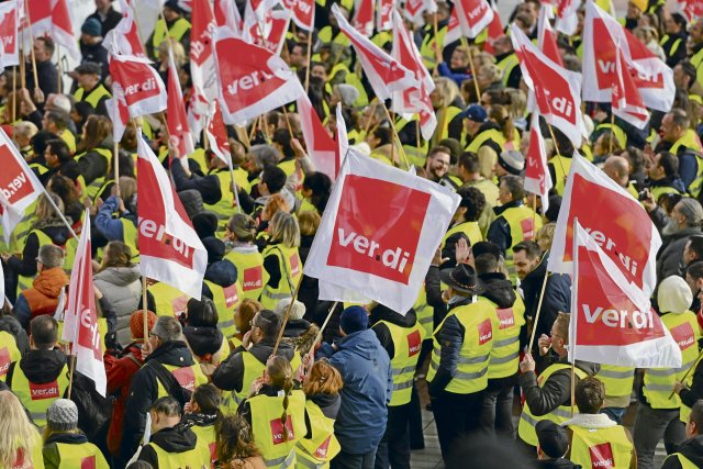 Bei den Verhandlungen für einen Tarifvertrag mit dem Bodenpersonal schließt die Gewerkschaft Verdi einen Erzwingungsstreik nicht aus.