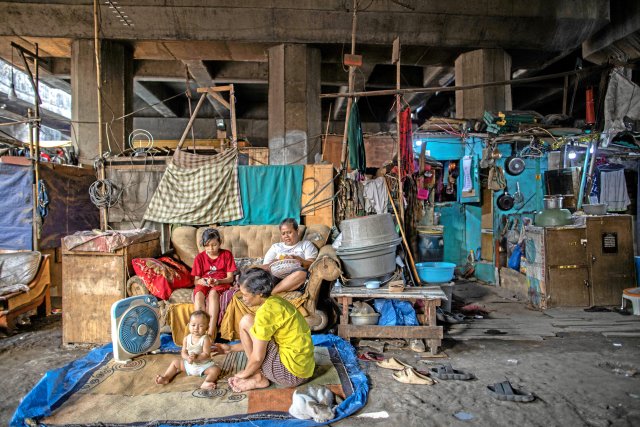 Wohnen als Menschenrecht ist in Indonesien nicht gesichert: Behausung in einem Elendsviertel in der Hauptstadt Jakarta.