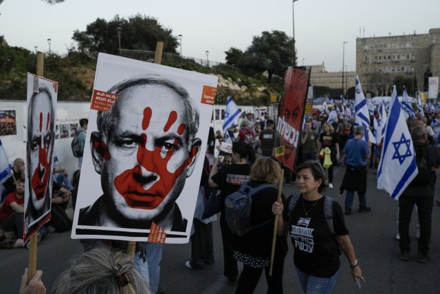 Zehntausende Demonstranten in Israel forderten am Wochenende den Rücktritt von Premier Benjamin Netanjahu.