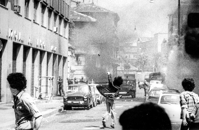 Faschistischer Anschlag oder Staatsterrorismus? Als 1974 bei einem Bombenanschlag im italienischen Brescia acht Antifaschisten getötet wurden, brachen Straßenunruhen aus.