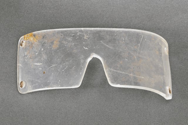 Diese Schutzbrille gehörte einem unbekannten Häftling aus dem KZ Sachsenhausen.