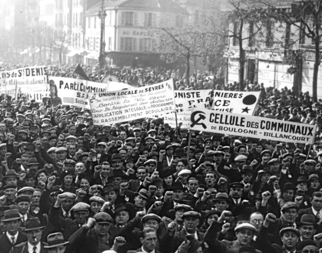An der Macht und auf der Straße: Eine Demonstration der Volksfront 1937, auf die sich Kommunistische Partei, Sozialist*innen und Gewerkschaften 1934 eingeschworen hatten