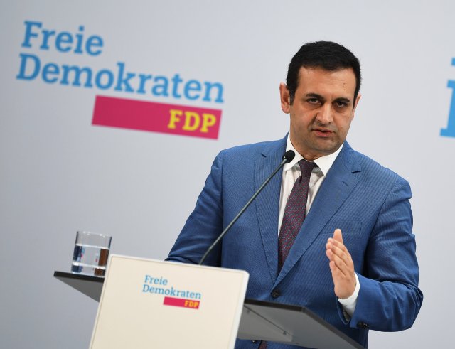 Die FDP redet einer Entgrenzung der Arbeit das Wort – auch eine Angstreaktion auf erfolgreiche Arbeitskämpfe.