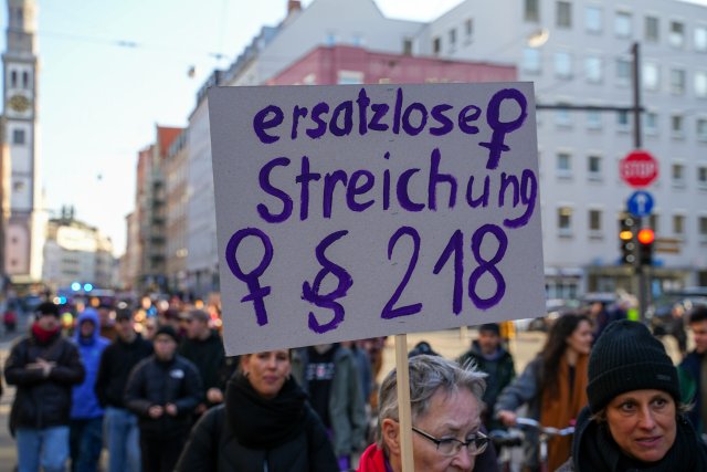 Demonstration zum Internationalen Frauentag am 8. März in Augsburg.