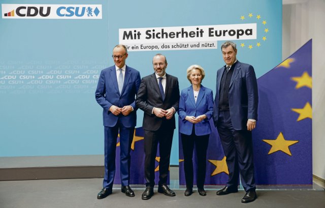 Friedrich Merz, Manfred Weber, Ursula von der Leyen und Markus Söder präsentieren das Europawahlprogramm der Union und wollen Sicherheit durch noch mehr Waffen schaffen.