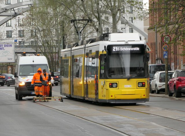 Gleisvermessung in der Marktstraße am Ostkreuz Anfang April.