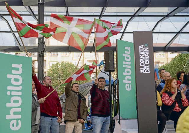 Das baskische Pro-Unabhängigkeitsbündnis EH Bildu geht mit viel ...
