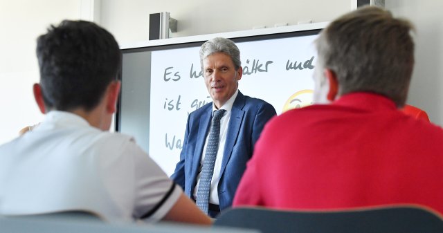 Steht mit seiner Politik in der Kritik von Sahra Wagenknecht: Thüringens Bildungsminister Helmut Holter (Linke)