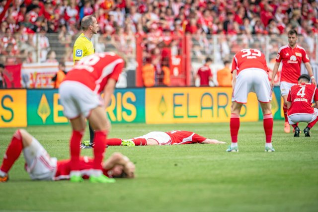 Am Boden zerstört: Der 1. FC Union Berlin ist der große Verlierer des 32. Spieltags.