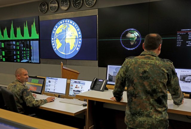 Die Cybertruppe der Bundeswehr hat das kommerzielle Chat-System vorläufig vom Netz genommen.