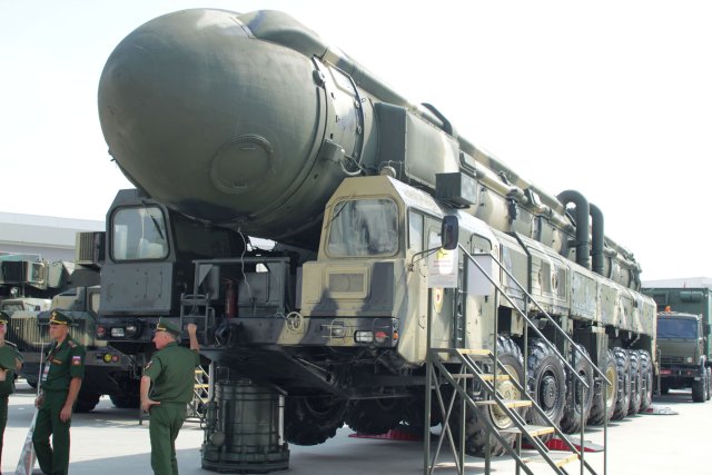 Als Signal an den Westen hat Präsident Wladimir Putin Atomwaffenübungen der russischen Nuklearstreitkräfte angekündigt.