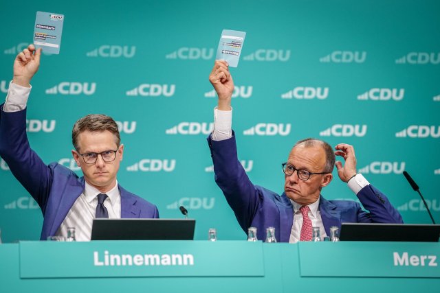 Abstimmung über den künftigen CDU-Kurs: Die Ära Angela Merkel ist mit dem neuen Grundsatzprogramm beerdigt.