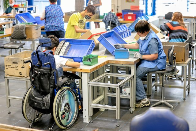Wer in einer Behindertenwerkstatt arbeitet, verdient 1,46 pro Stunde.