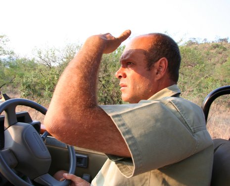 Jan Kriel, Direktor und Manager des Nkomazi Game Reserves unterwegs im Busch
