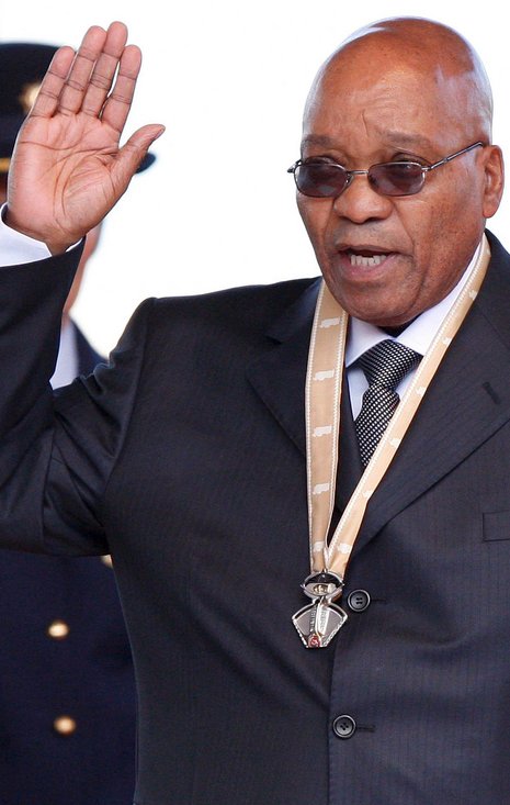 Jacob Zuma im Mai 2009 bei seiner Vereidigung als Pr&#228;sident (links). Darunter Julius Malema bei einer seiner feurigen Reden im August in Johannesburg Fotos: dpa/Ludbrook