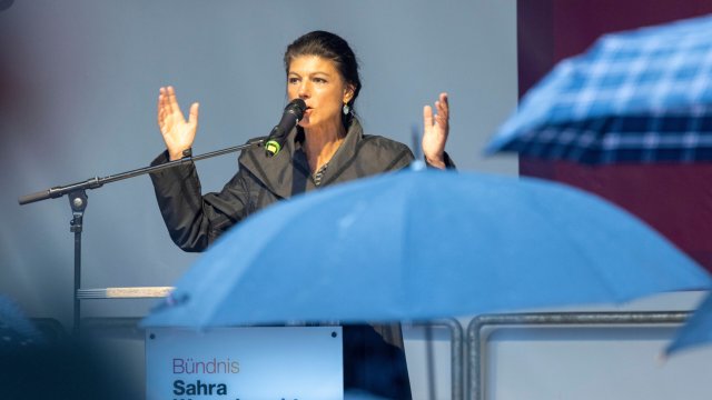 Sahra Wagenknecht (BSW), spricht bei einer Wahlkampfveranstaltun...
