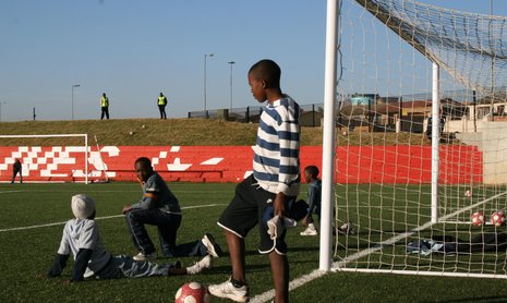 Alle wollen »Stars der Zukunft« sein: im neuen Fußballtrainingszentrum von Nike in Soweto.
