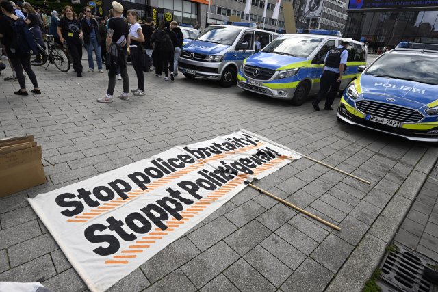 Auch der Dortmunder Todesschuss-Prozess könnte mit weitgehender Straflosigkeit für die polizeilichen Täter*innen ausgehen, diese womöglich sogar im Dienst verbleiben.