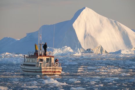 Die Eisberge &#8211; sch&#246;n und gef&#228;hrlich &#8211; scheinen zum Greifen nah. Fotos: Alexander Richter