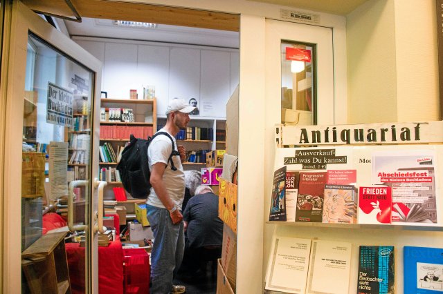 Ein letztes Mal Andrang im Kleinen Buchladen im Karl-Liebknecht-...