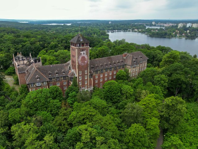 Vom Volksmund »Kreml« genannt: ehemaliger Landtag auf dem Potsdamer Brauhausberg