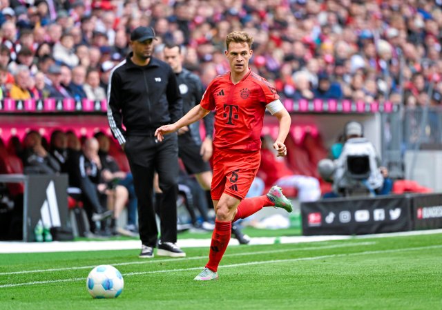 Klub-WM: Kapitän Kimmich (r.) kommt direkt vom Nationalteam und anders als Bayern-Trainer Kompany (l.) kein Belastungsproblem.