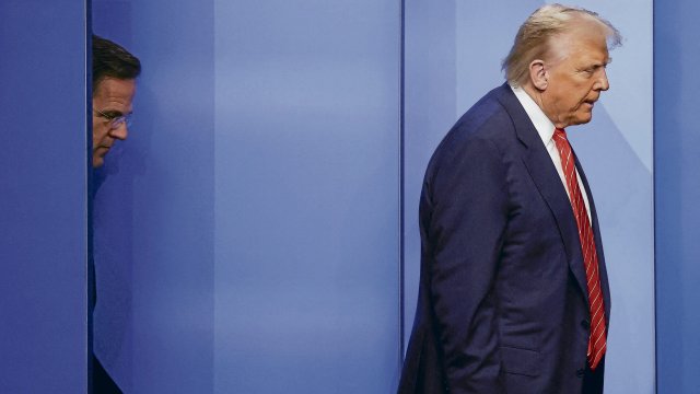 Viel Beifall und einige Unterwerfungsgesten gab es auf dem Nato-...