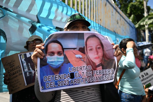 Auf einer Demonstration Ende Juni in San Salvador wurde auch die Freilassung von Menschen gefordert, die unter dubiosen Vorwürfen verhaftet worden waren.