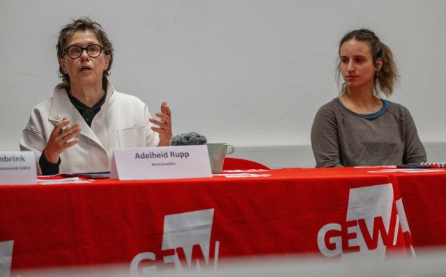 Lisa Pöttinger (rechts) ist aktuell von einem faktischen Berufsv...