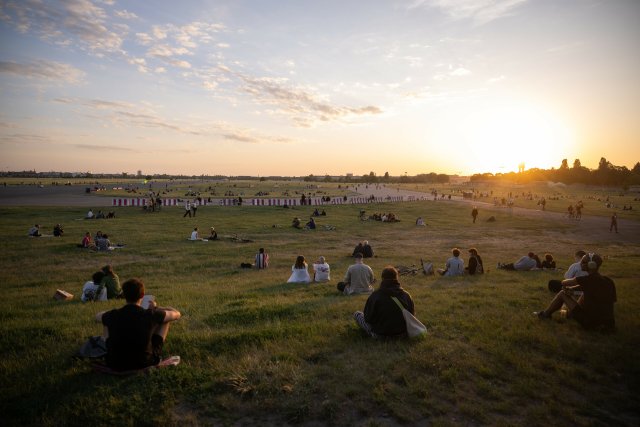 Auf dem Tempelhofer Feld: Der schwarz-rote Senat will den Rand d...