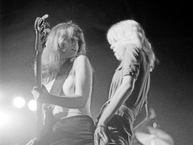 Bretting game-“Rock Hard 1977”: Play me the song from rocker life