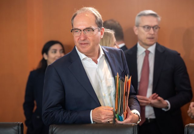 Alexander Dobrindt (CSU) will die Kontrollen an allen deutschen ...