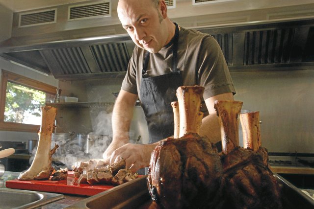 Küchenchef Oriol Rovira zelebriert in seinem Restaurant »Els Casals« die katalanische Küche.