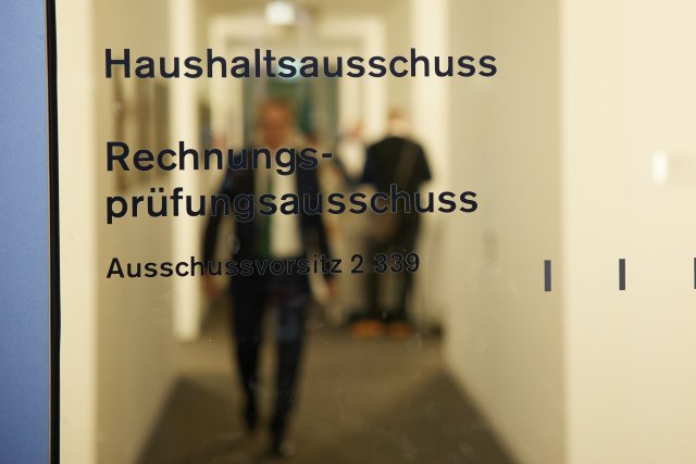 In der sogenannten Bereinigungssitzung des Haushaltsausschusses nahmen die Fraktionen letzte Änderungen am Etat vor, bevor er im Bundestag zur Abstimmung steht.