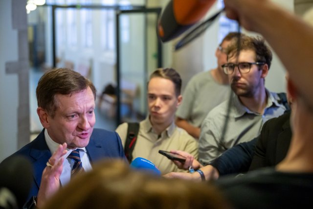 AfD-Bundesvize Kay Gottschalk (l.) vor der Verhandlung: »Ich bin tiefenentspannt, weil wir uns nichts vorzuwerfen haben.«