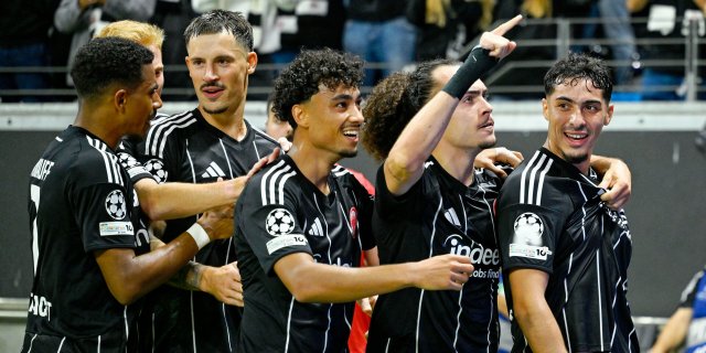 Freude im Stadtwald: Frankfurt bejubelt das Tor zum 3:1.