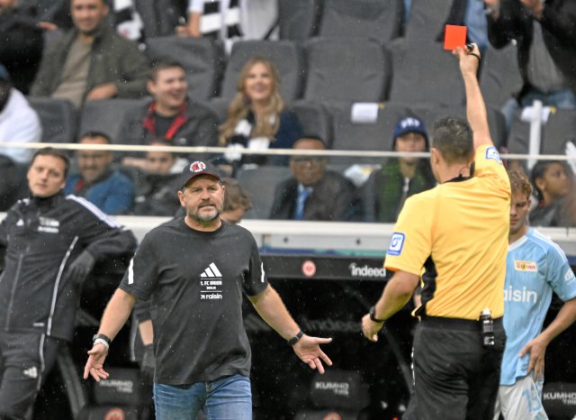Déjà-vu: Schon in der Vorsaison sah Union-Trainer Steffen Baumgart in Frankfurt die Rote Karte.